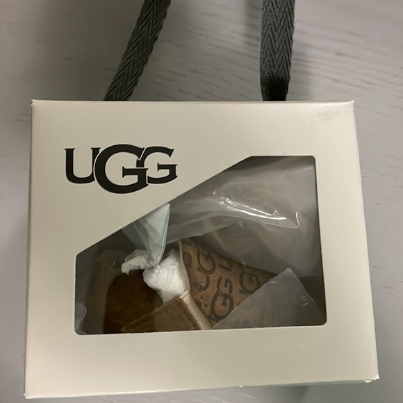 Infant slip on Uggs - Picture 4 of 4